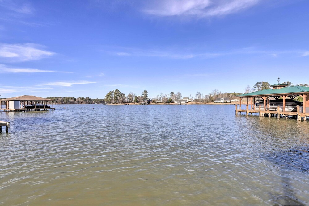 Milledgeville Vacations - Lakefront Sparta Cottage w/ Decks  Boat Dock - Property Image 3
