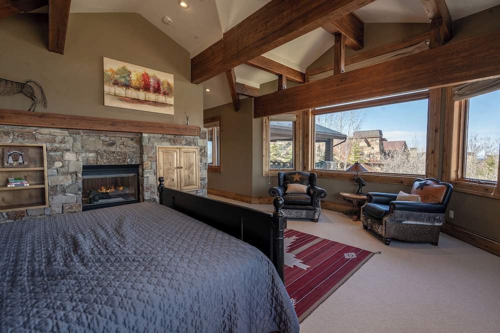Majestic Ski in Ski Out Estate