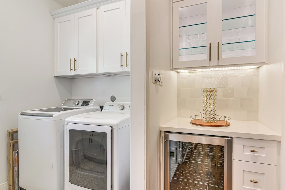 Pool & Hot Tub: Family-friendly Houston Area Home!