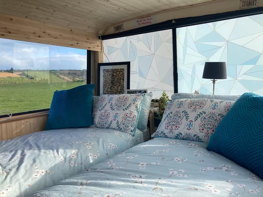 Ballinadee Bus - Boutique Bus Accommodation