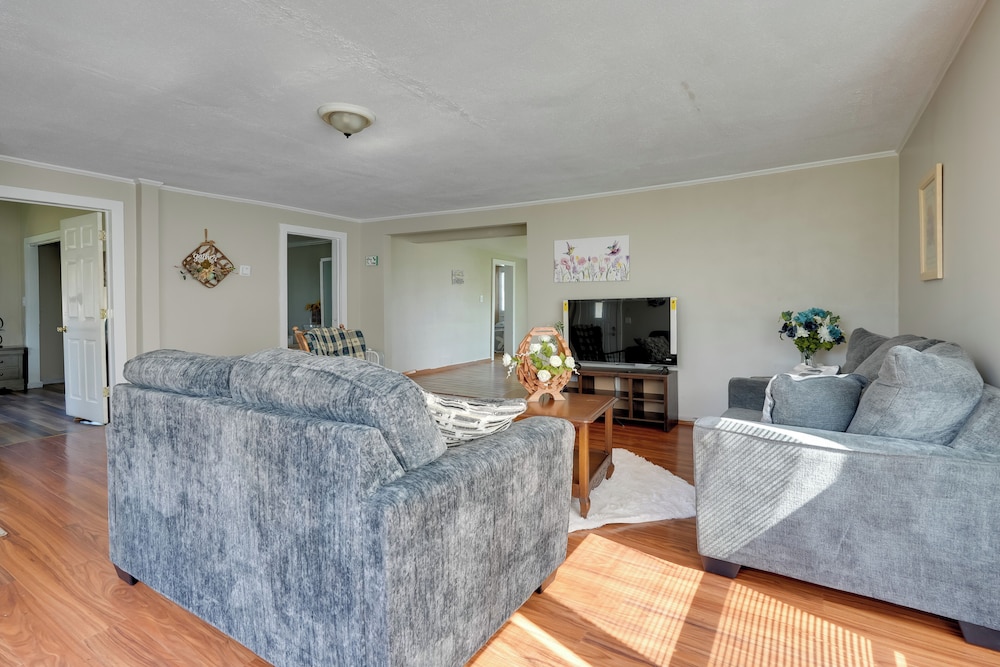 Charming & Convenient Home in Butler