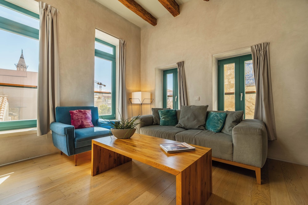 Panaretos Deluxe Maisonette
