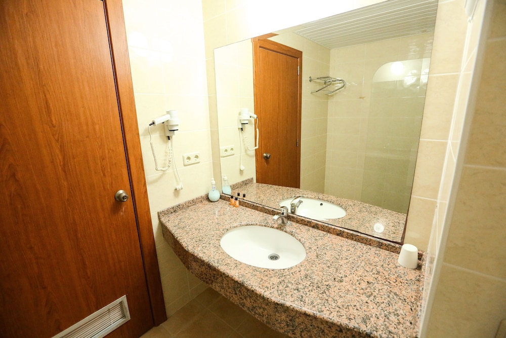 Mavruka Hotel - Image 26