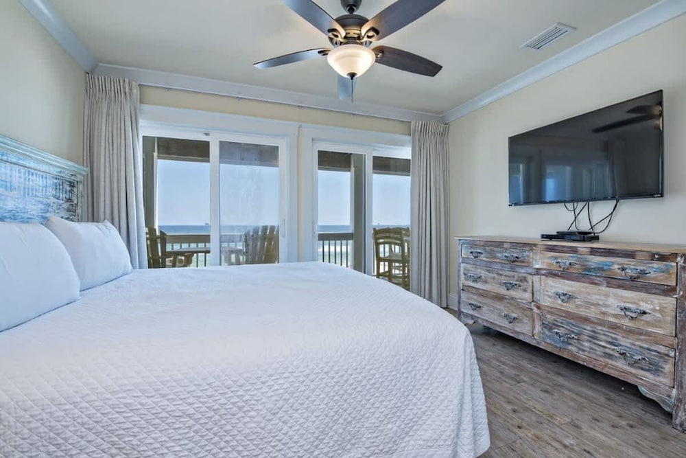 Beachfront 5bed Easybreezy West