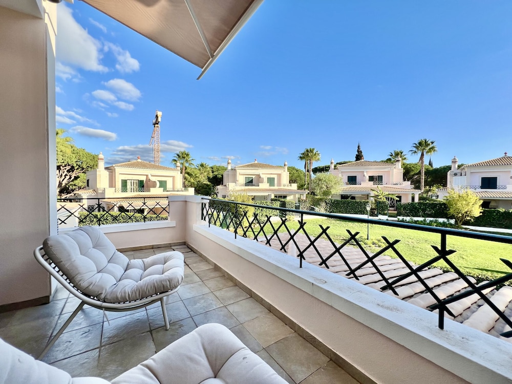 Vilamoura Deluxe Villa by Homing