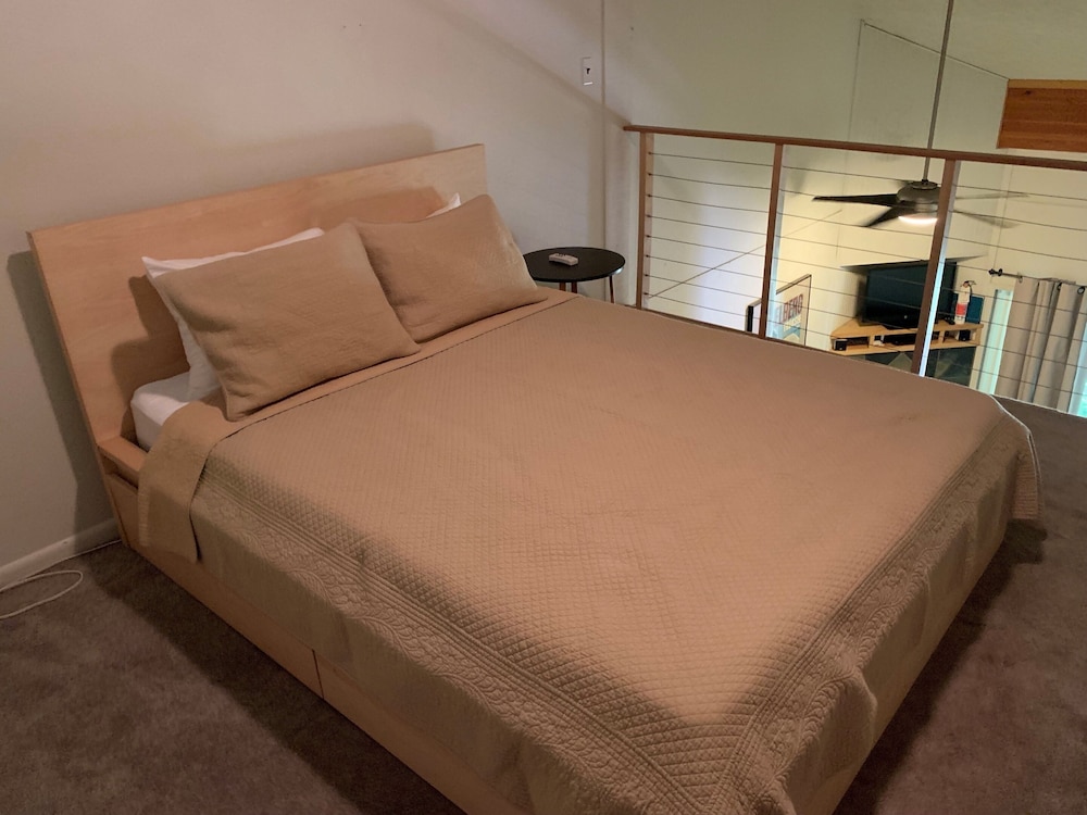 Mt Baker Lodging Condo 94 - A Great Condo Near Skiing and Hiking Now has Wifi