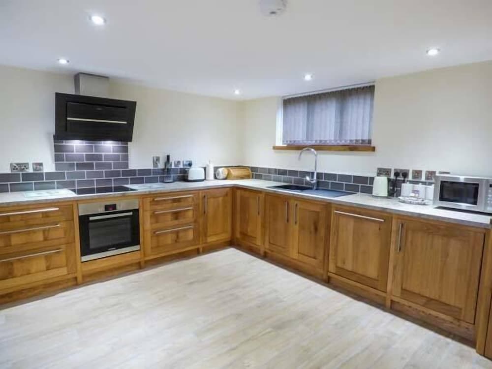 Stoke-on-trent Vacations - Manor Barn - Property Image 5