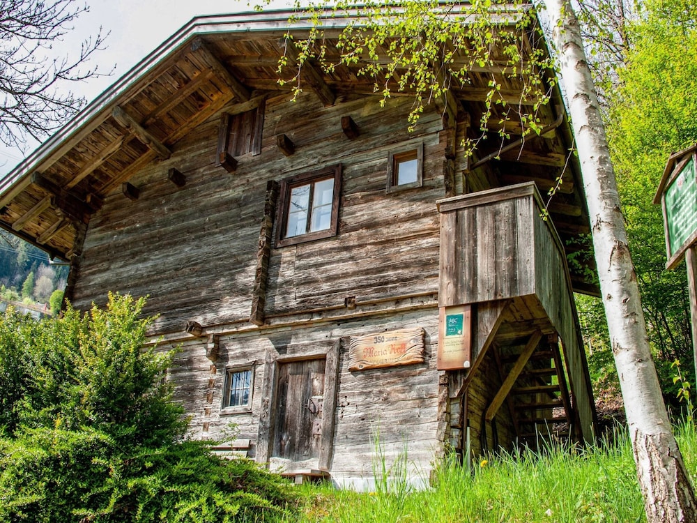Lovely Apartment in Hainzenberg Next to Forest