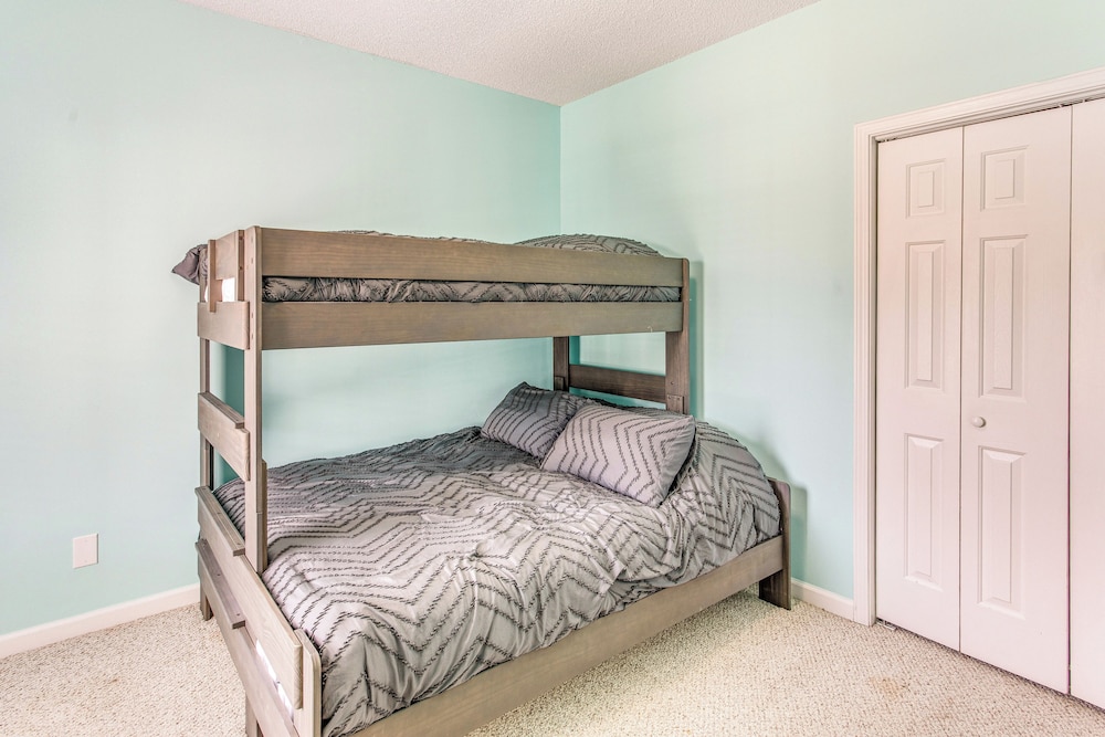 1 Mi to Beach: Family Condo in North Myrtle Beach!