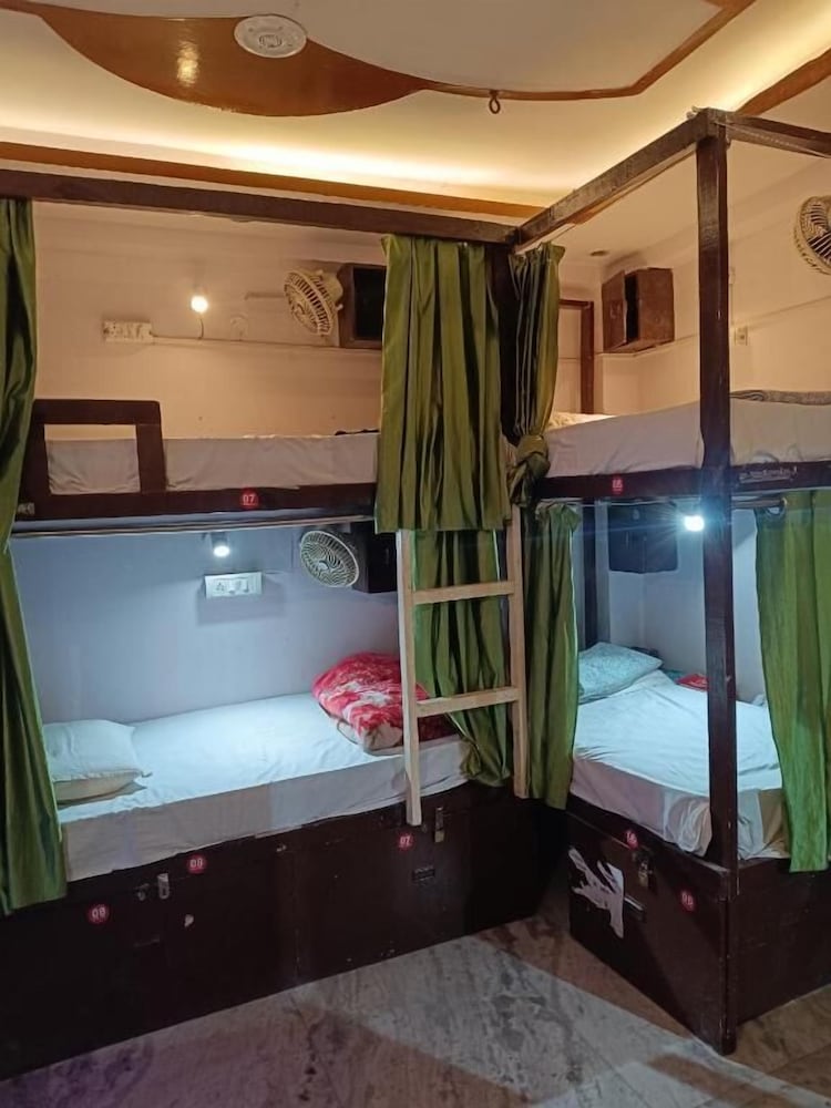 Frazyone Hostel