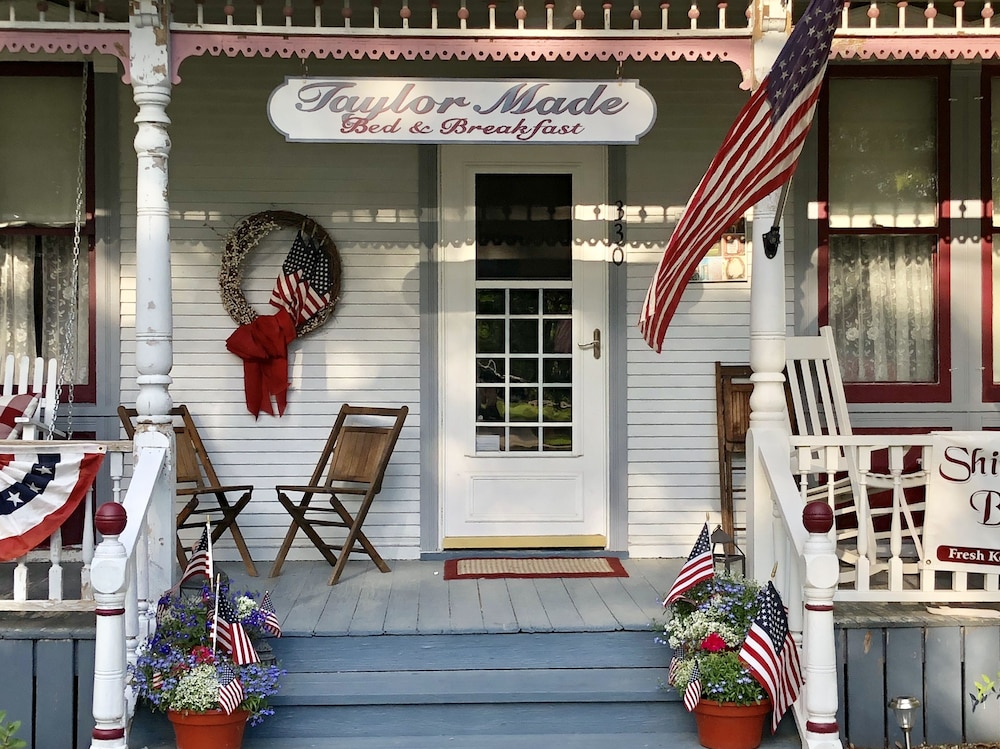 Taylor Made Bed and Breakfast view 4
