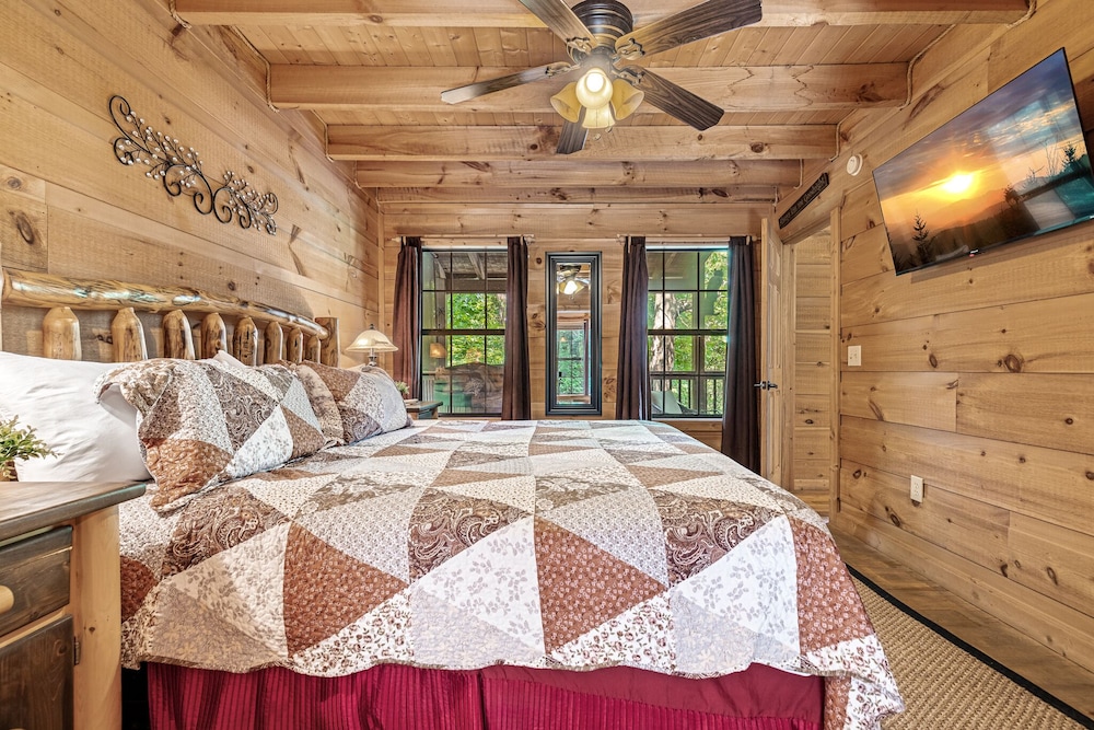 Sunset Lodge by Jackson Mountain Rentals view 4