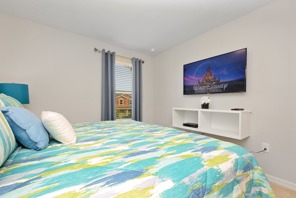 Family Friendly 4 Bedroom close to Disney in Compass Bay Resort 5108