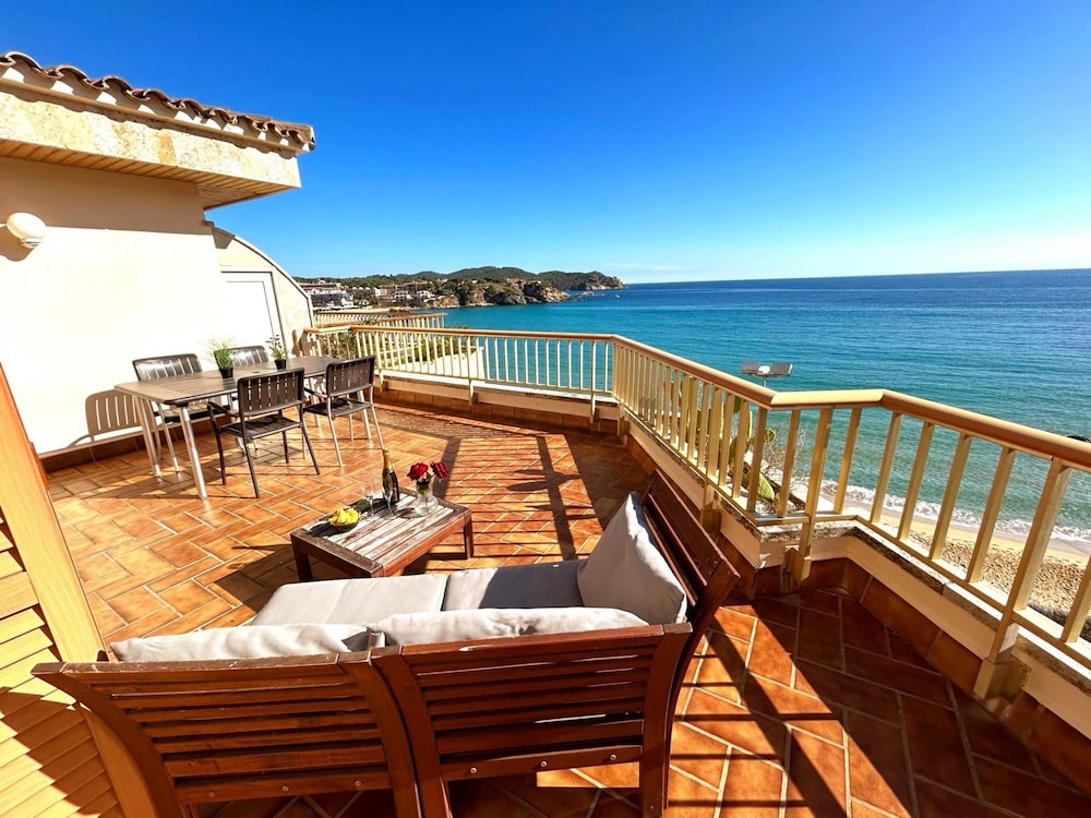 Charming Apartment in La Fosca Beach