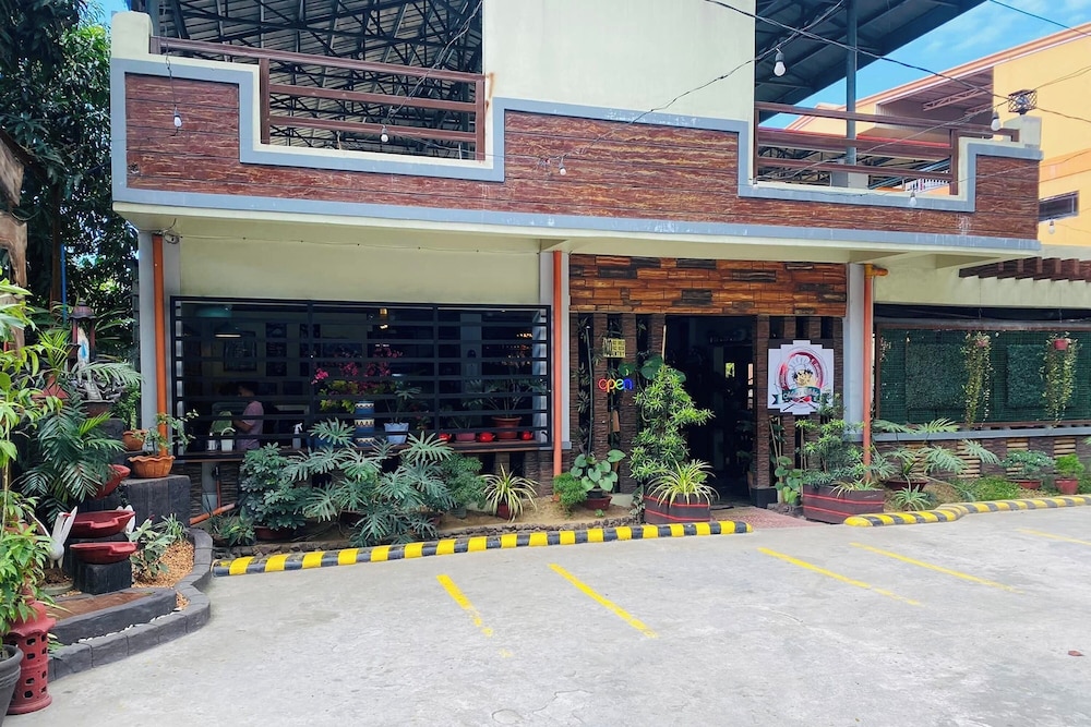 Mom Shie'S Apartelle