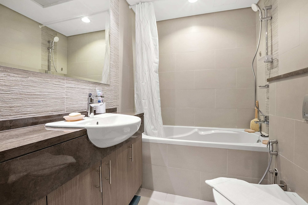 Abu Dhabi Vacations - Silkhaus Park View Tower - Saadiyat Island - Property Image 1
