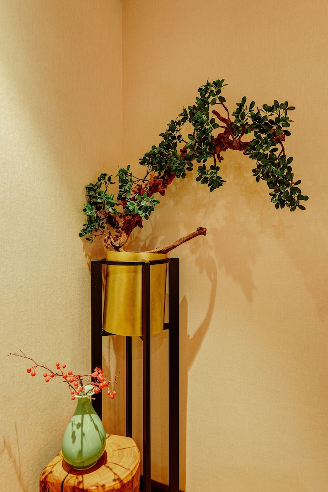 ISVARA Culture Homestay Suites