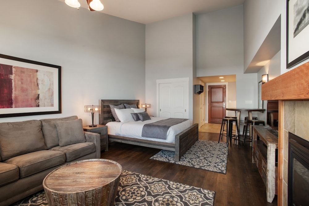 Fraser Crossing/Founders Pointe, Condo  Top Floor Ski-In/Ski-Out (Premium-Rated Condo 3622) - Property Image 2