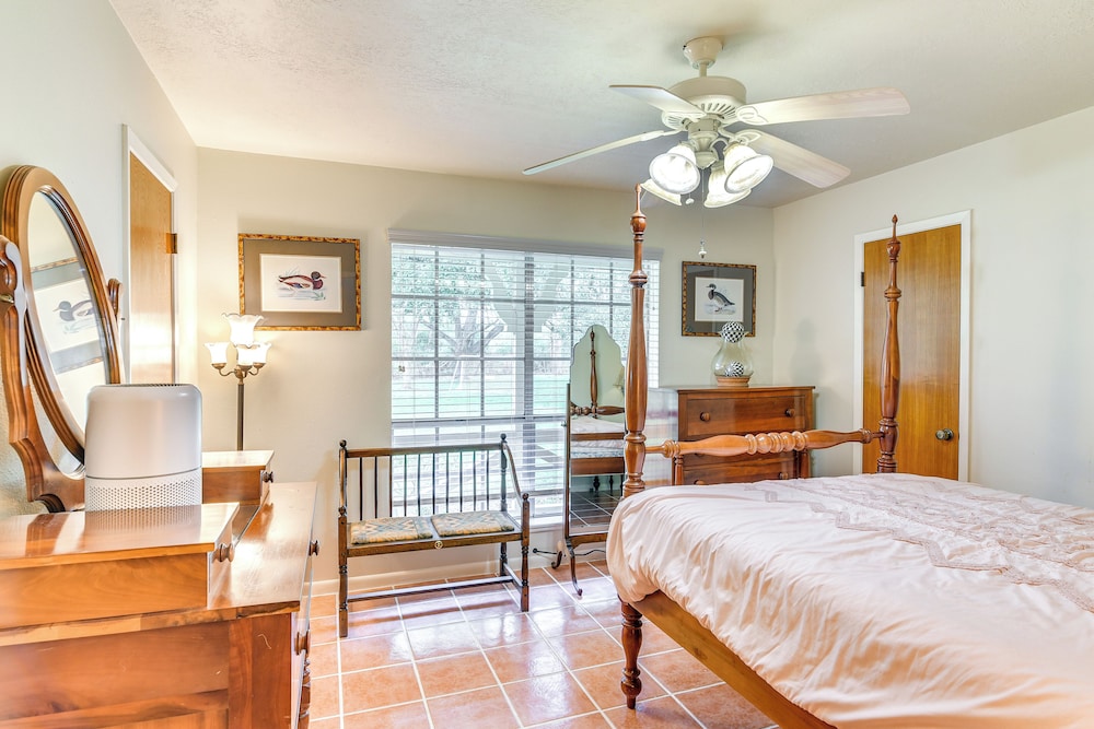 Family Home on 30 Acres in Manvel!