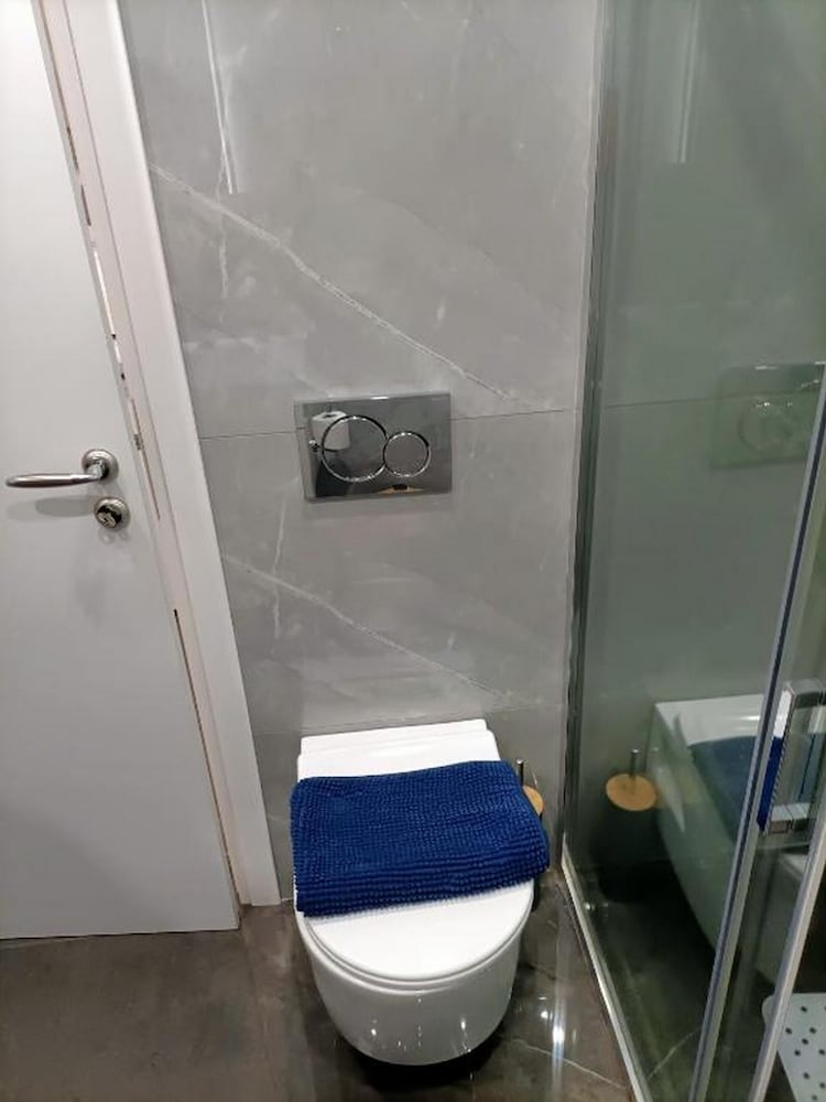 Central Bachelor