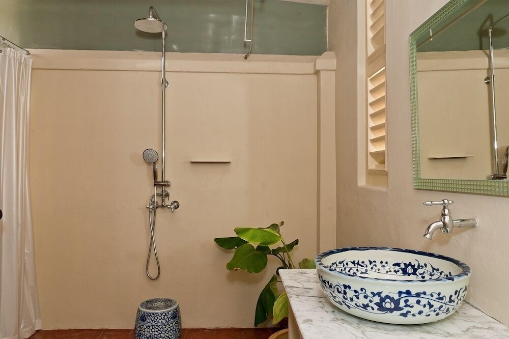 PalanquInn Heritage Suites