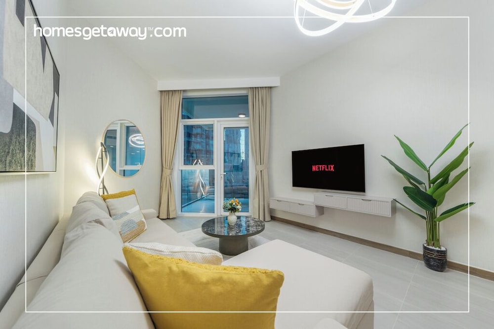 Chic 1BR at the Canal Business Bay