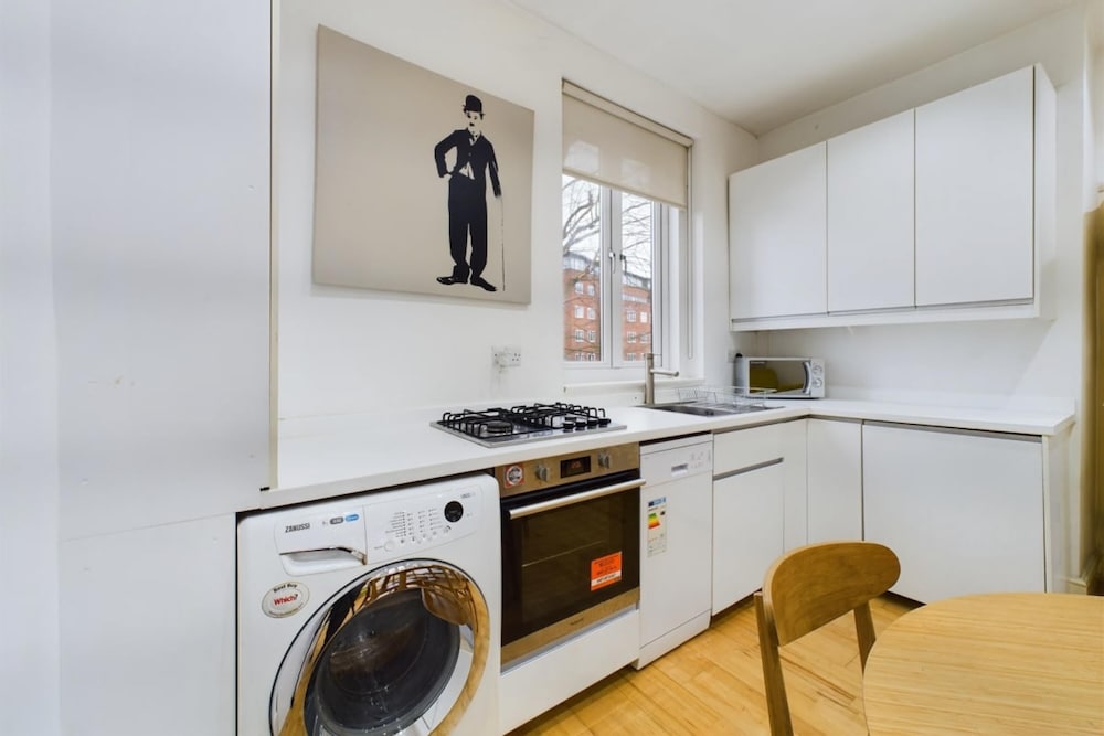 The Putney Hideout - Bright 1bdr Flat