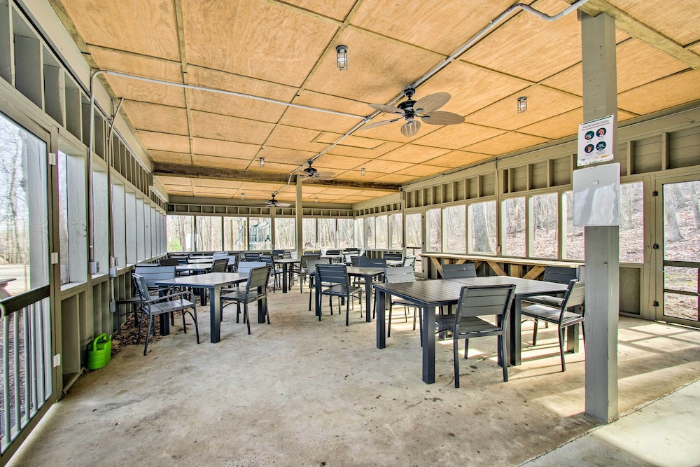 Pool Access: Scenic Condo in Wintergreen Resort!