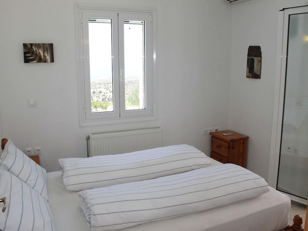 Villa in Agia Galini With Pool Views view 4