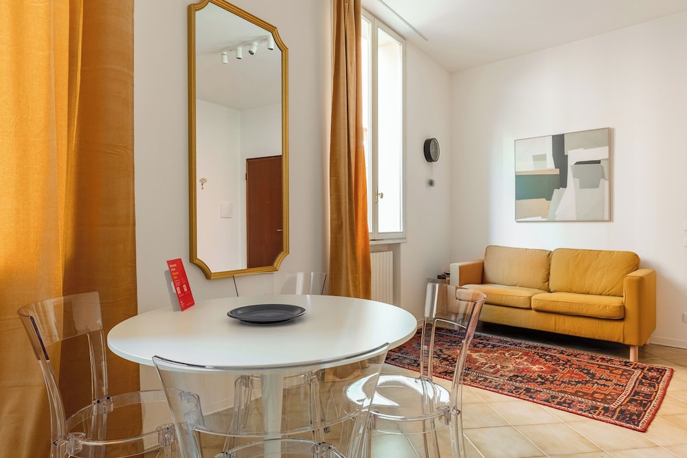 Gombruti Vintage Apartment by Wonderful Italy