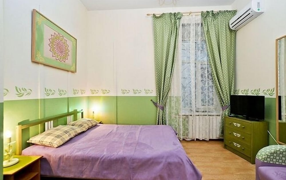 Cozy housing by Moscow railway station view 5