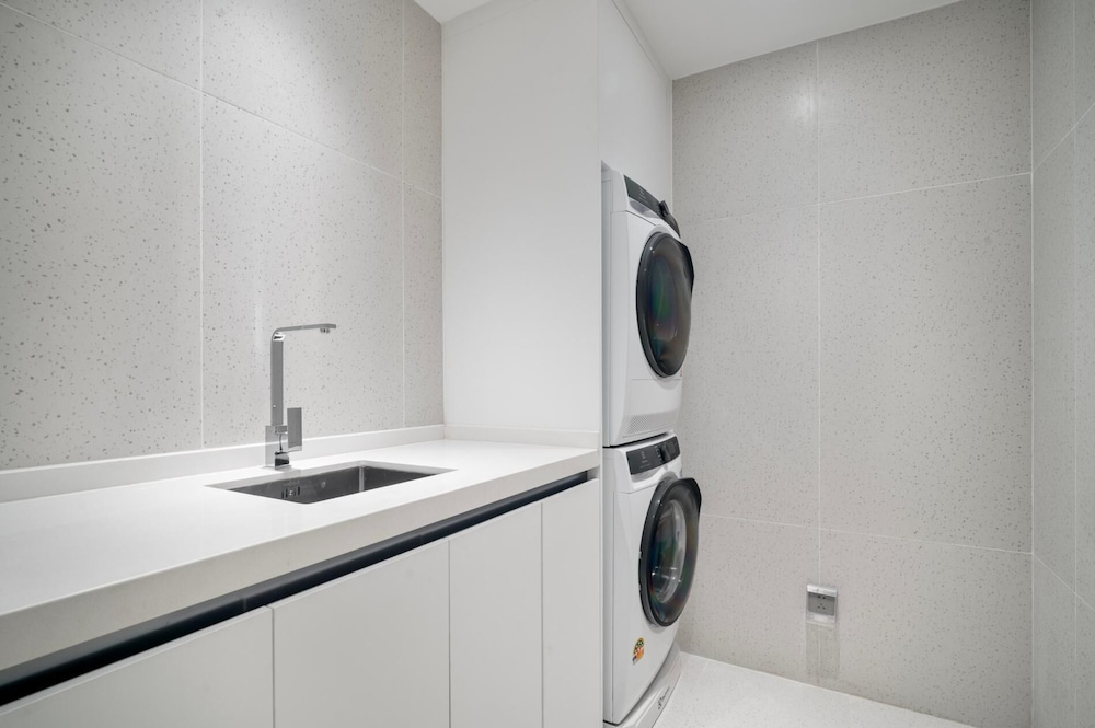 Premier Kora 3-bedroom Apartment E333 Beachfront