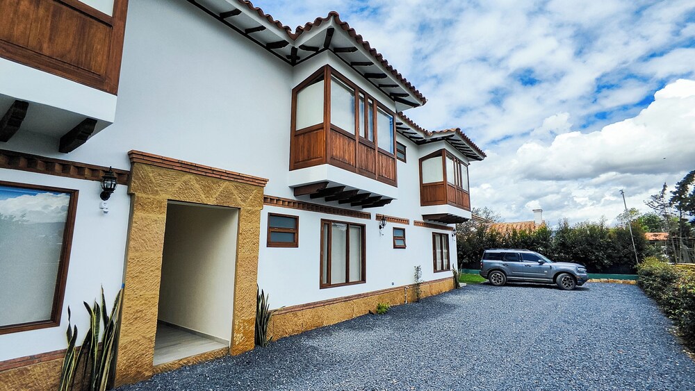 Villa Santa Ana Premium