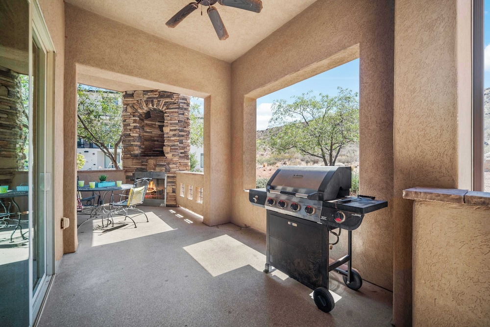 Pool Paradise for Families - Condo for 12 w/ Resort-style Amenities