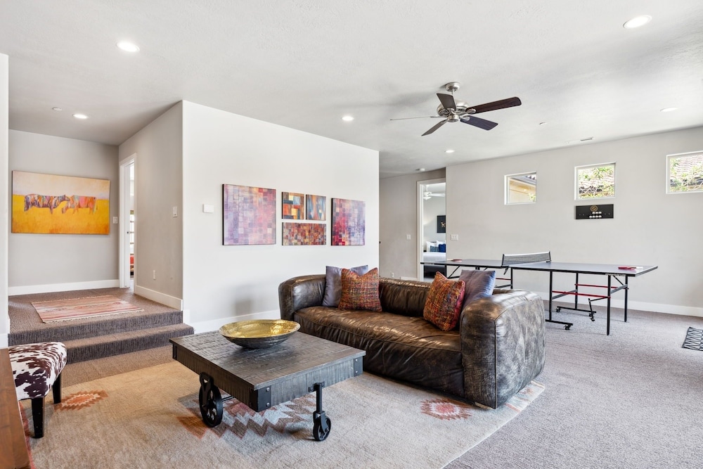 Grand Elite Retreat 16 Bedroom Home