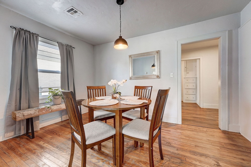 2BR Cozy House Near Paseo the Art District