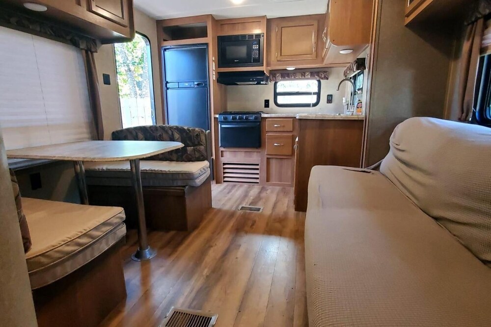 Serene Pinehurst Camper - Sleeps 2 - Pet Friendly