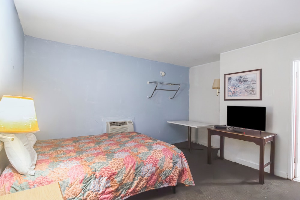 Hotel O Heart of Dixie Dadeville AL HWY 280