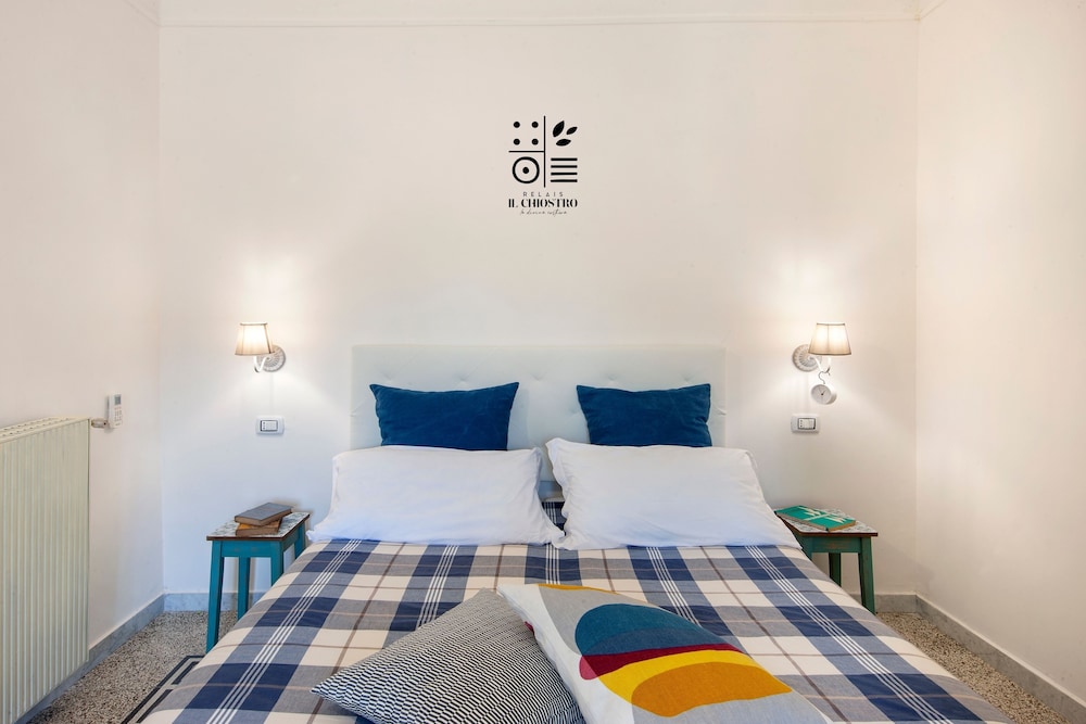Relais il Chiostro Historic Courtyard and Panoramic Terrace near Sorrento — 11