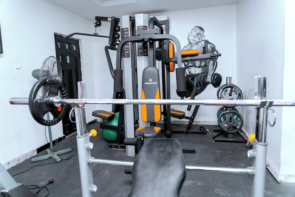 Luxury Hotel Deluxe Room - Sleeps 2 - Gym - Pool