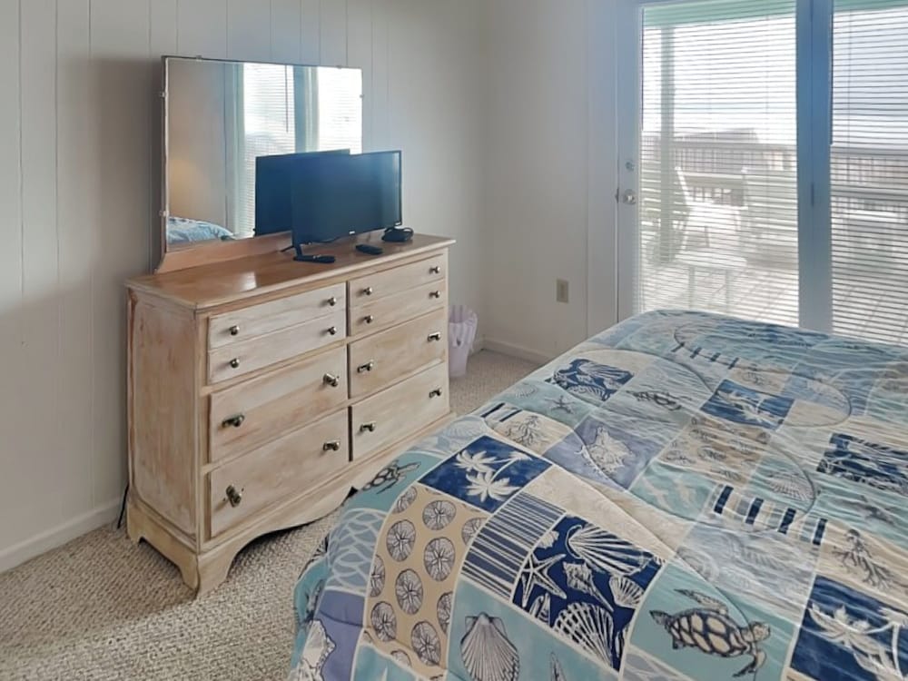 Bright's Beach Front by Topsail Realty