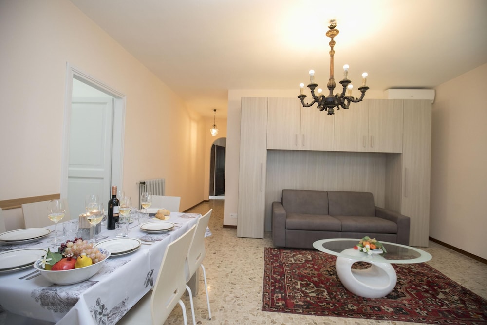 Villa Alberti Appartamento Bruna view 3