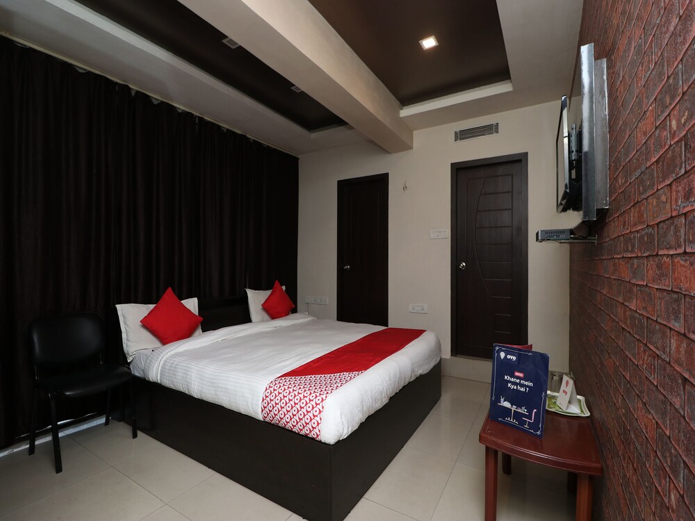 OYO 11722 Crystal Guest House
