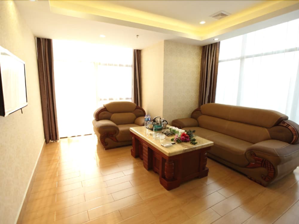 GreenTree Business Inn HuiZhou South Railway Station DanShui RenMin Road Business Hotel