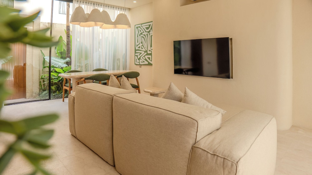 Suom Hotel and Villas