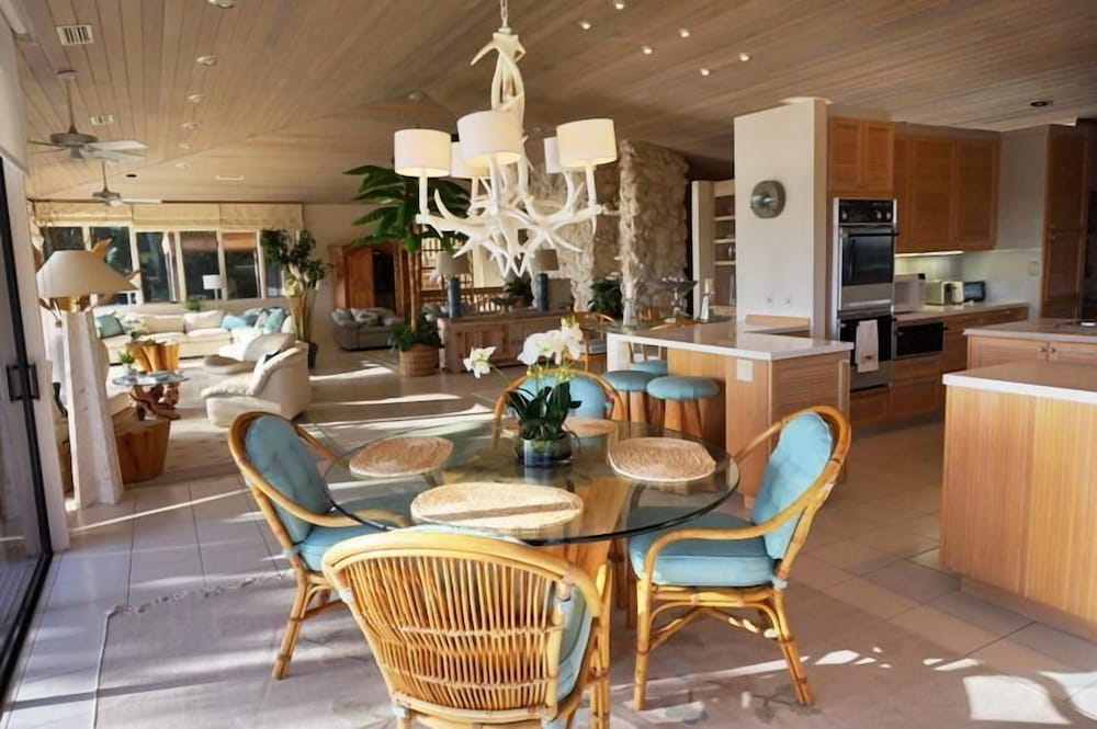BRF1569 4 Bedroom Holiday Home by Marco Naples Vacation Homes
