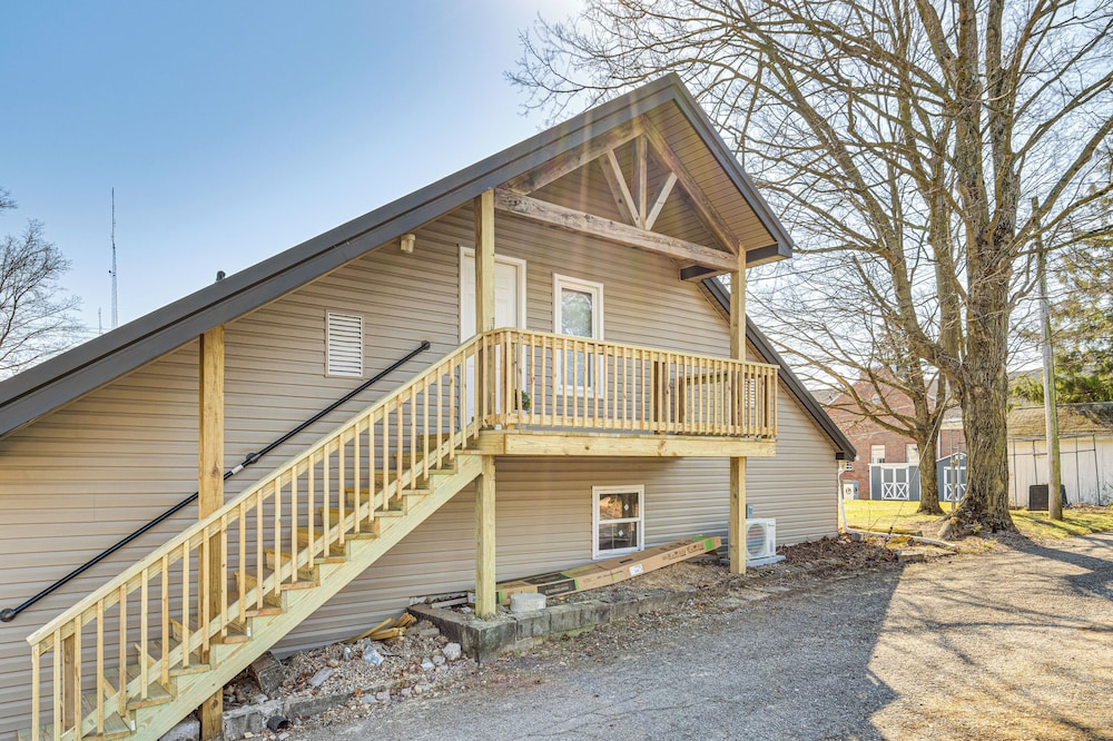 15 Mi to Summit Lake State Park: Updated Apt!