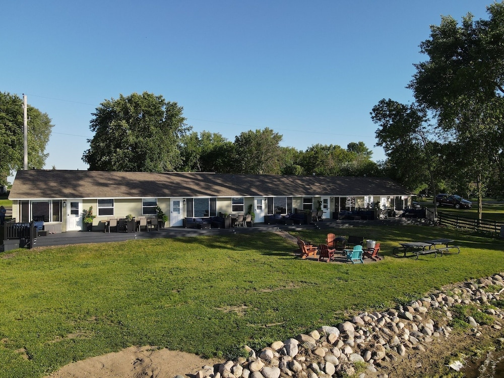 Rizzy's on the Lake - Property Image 22