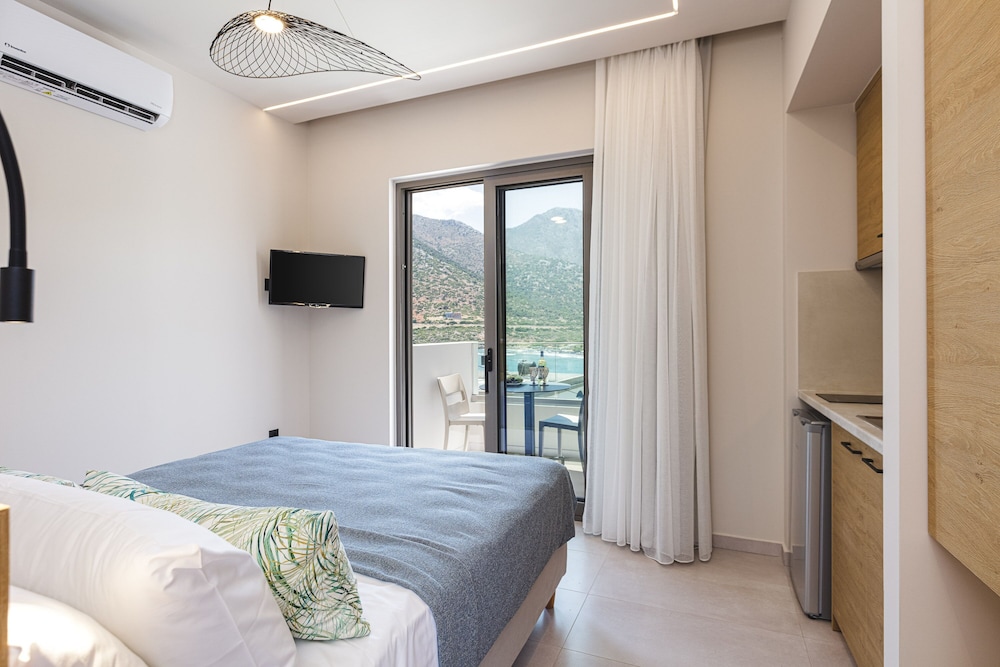 Mira Mare Luxury Residence view 4