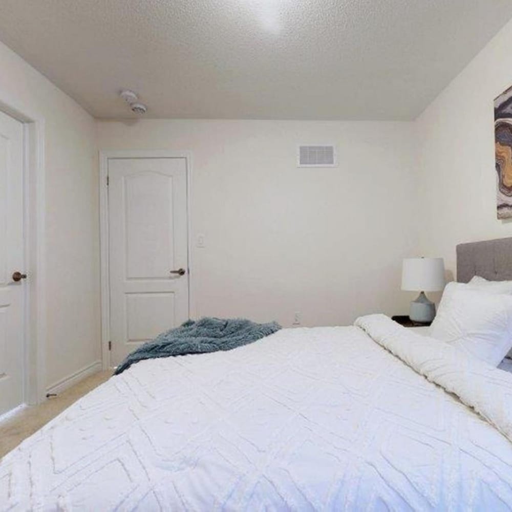 Georgina. New 4 Bedroom House Near Lake Simcoe